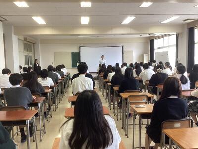 全校集会